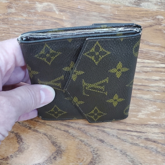 Louis Vuitton Compact Snap Wallet - Picture 12 of 14